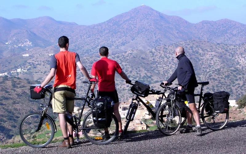 CÓMO ORGANIZAR TU PRIMER VIAJE EN BICICLETA